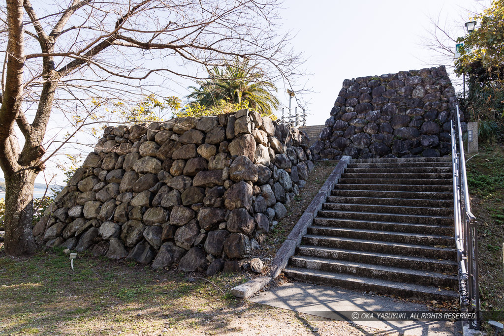 城山公園の模擬石垣