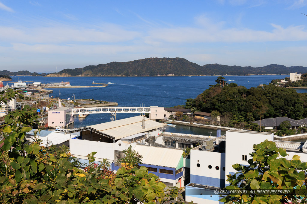 本丸跡から伊勢湾の眺め