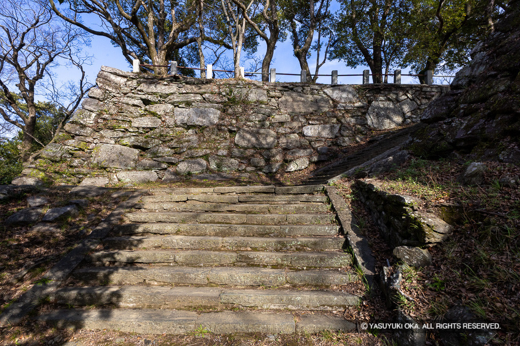 本丸石垣・鏡石