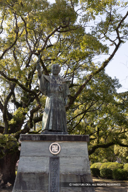 蜂須賀家政像 | 高解像度画像サイズ：4524 x 6782 pixels | 写真番号：6F1A4011 | 撮影：Canon EOS R5m2