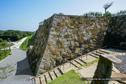 二の丸石垣 | 高解像度画像サイズ：4992 x 3328 pixels | 写真番号：VJ7Z1813 | 撮影：Canon EOS-1Ds Mark II