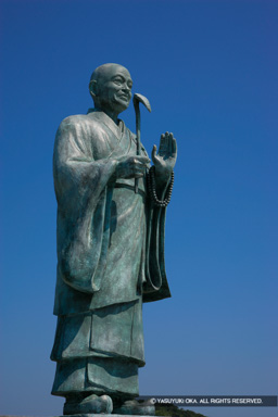 鈴木正三銅像 | 高解像度画像サイズ：3328 x 4992 pixels | 写真番号：VJ7Z1830 | 撮影：Canon EOS-1Ds Mark II