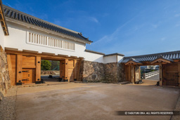中ノ御門・表門と二階櫓門 | 高解像度画像サイズ：7939 x 5295 pixels | 写真番号：6F1A8229 | 撮影：Canon EOS R5m2