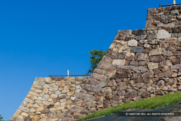 鳥取城の石垣風景 | 高解像度画像サイズ：8192 x 5464 pixels | 写真番号：6F1A8524 | 撮影：Canon EOS R5m2