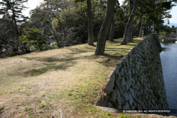 北多門櫓台と北堀 | 高解像度画像サイズ：5616 x 3744 pixels | 写真番号：1P3J5931 | 撮影：Canon EOS-1Ds Mark III