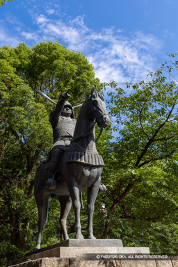 藤堂高虎銅像 | 高解像度画像サイズ：5464 x 8192 pixels | 写真番号：6F1A8203 | 撮影：Canon EOS R5m2