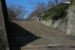 津山城の表門虎口風景｜高解像度画像サイズ：4803 x 3202 pixels｜写真番号：VJ7Z7609｜撮影：Canon EOS-1Ds Mark II