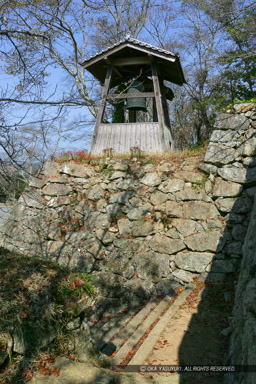 津山城本丸｜高解像度画像サイズ：3328 x 4992 pixels｜写真番号：VJ7Z7686｜撮影：Canon EOS-1Ds Mark II