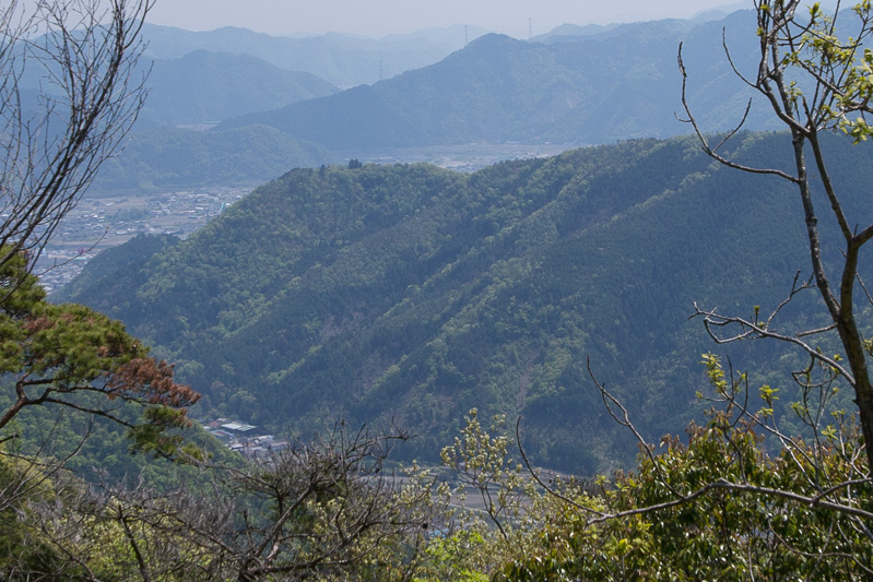 長水城から篠ノ丸城を望む