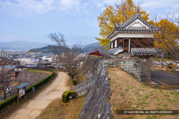 大門櫓・紅葉 | 高解像度画像サイズ：6720 x 4480 pixels | 写真番号：5D4A5718 | 撮影：Canon EOS 5D Mark IV