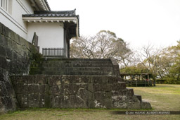 宇和島城天守玄関石段｜高解像度画像サイズ：4064 x 2704 pixels｜写真番号：53BS0490｜撮影：Canon EOS-1DS