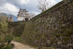 宇和島城本丸東面石垣と天守｜高解像度画像サイズ：6720 x 4480 pixels｜写真番号：5D4A7139｜撮影：Canon EOS 5D Mark IV