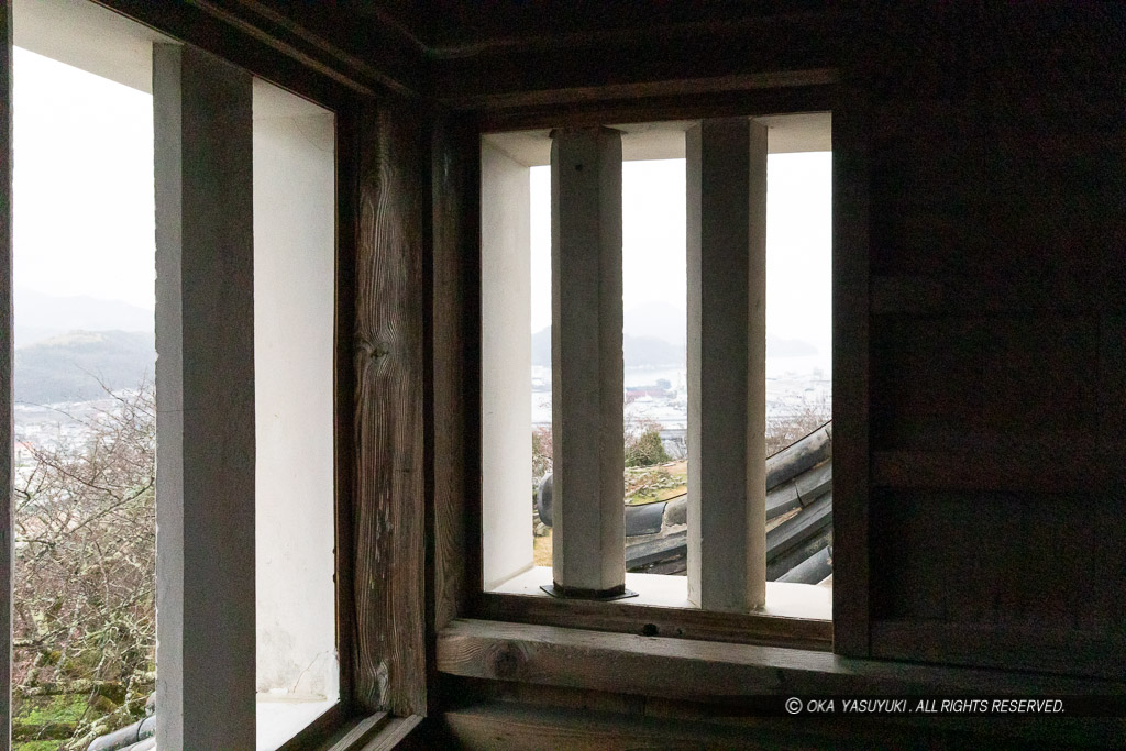 宇和島城天守の取り外し可能な格子窓