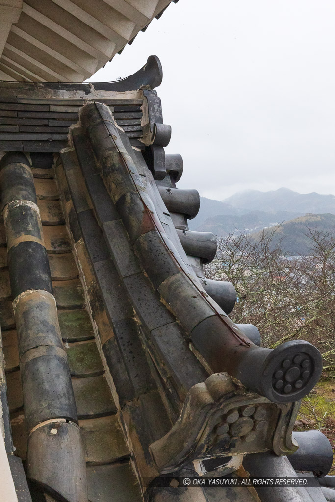 宇和島城天守千鳥破風の降棟