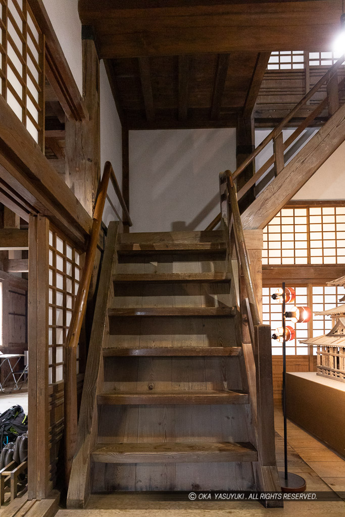 宇和島城天守１階内室の階段
