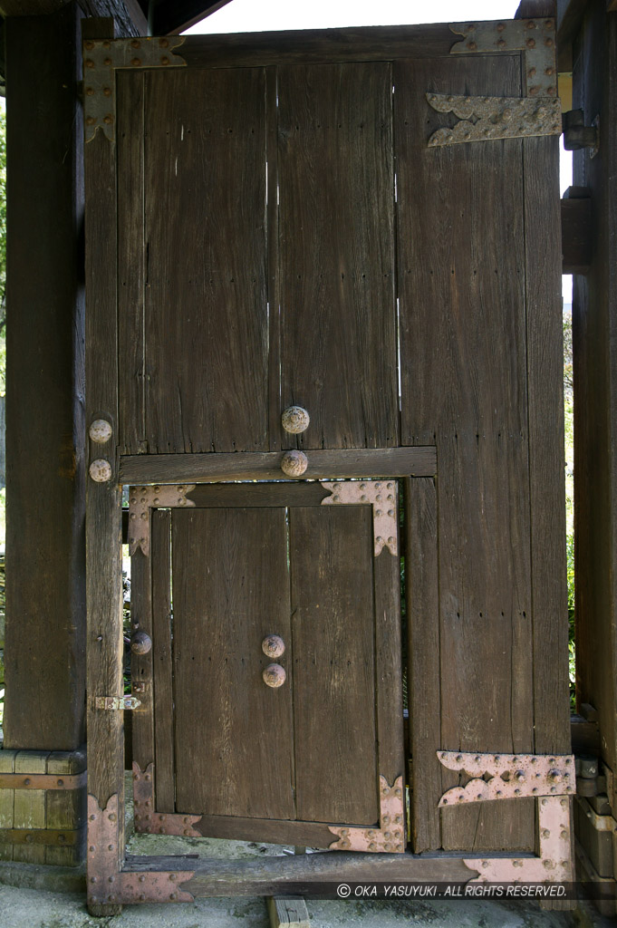 宇和島城上立門の門扉・潜戸