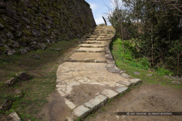 宇和島城二之門跡へと続く登城路｜高解像度画像サイズ：6720 x 4480 pixels｜写真番号：5D4A6990｜撮影：Canon EOS 5D Mark IV