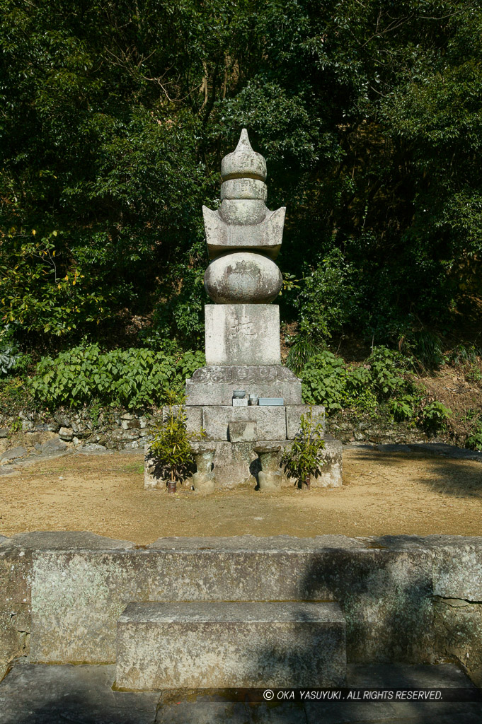 伊達秀宗の墓・宇和島藩主伊達家墓所