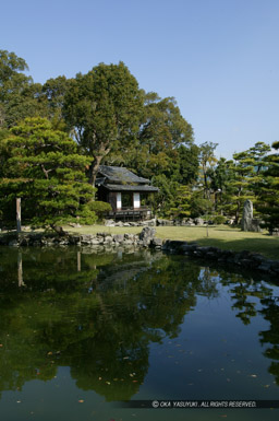 天赦園・春雨亭｜高解像度画像サイズ：2704 x 4064 pixels｜写真番号：53BS0634｜撮影：Canon EOS-1DS