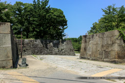 一の橋御門跡｜高解像度画像サイズ：5248 x 3499 pixels｜写真番号：1P3J4245｜撮影：Canon EOS-1Ds Mark III