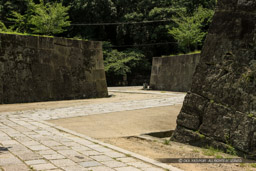 一の橋御門跡｜高解像度画像サイズ：5492 x 3661 pixels｜写真番号：1P3J4249｜撮影：Canon EOS-1Ds Mark III