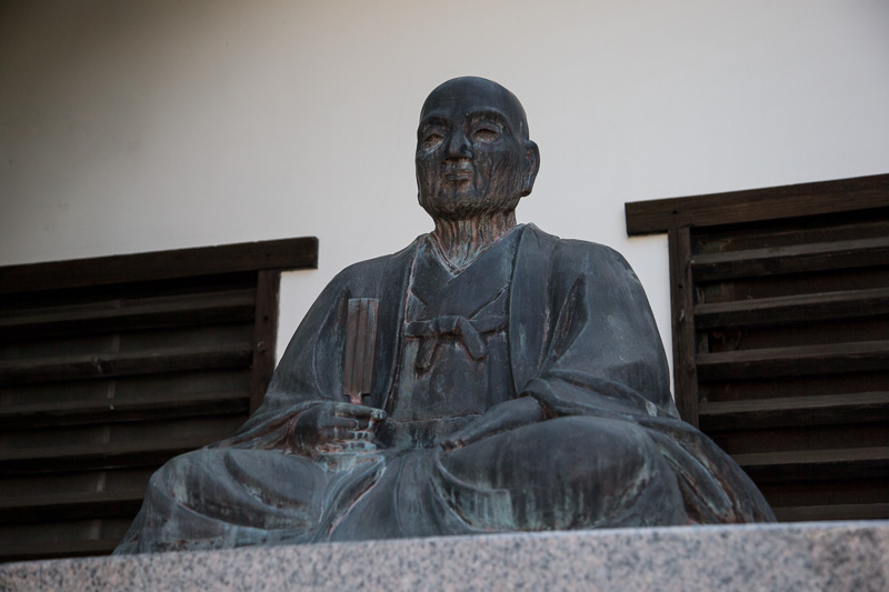 山崎闇斎銅像・闇斎神社