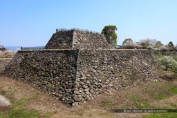 大和郡山城本丸石垣と天守台｜高解像度画像サイズ：8688 x 5792 pixels｜写真番号：5DSA5372｜撮影：Canon EOS 5DS