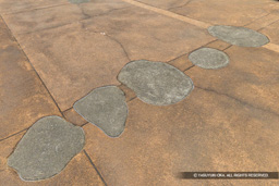 天守台礎石展示 | 高解像度画像サイズ:8192 x 5464 pixels | 写真番号:6F1A9167 | 撮影:Canon EOS R5m2