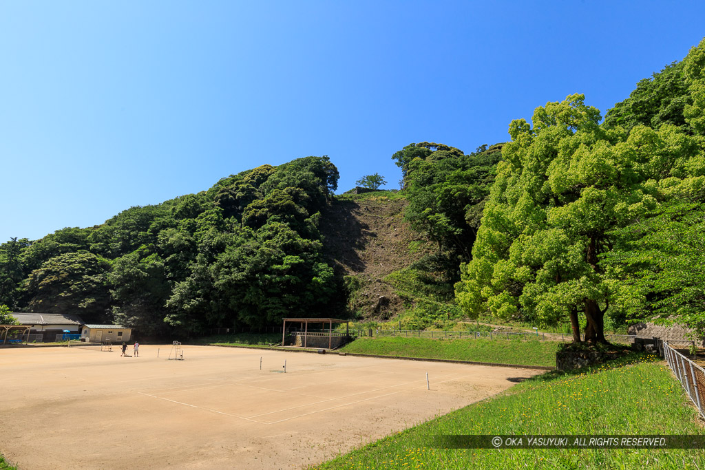 三の丸から本丸を望む