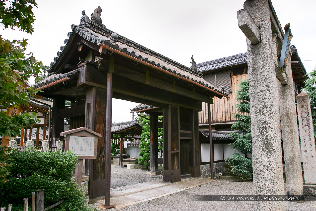 膳所城移築犬走門・若宮八幡神社