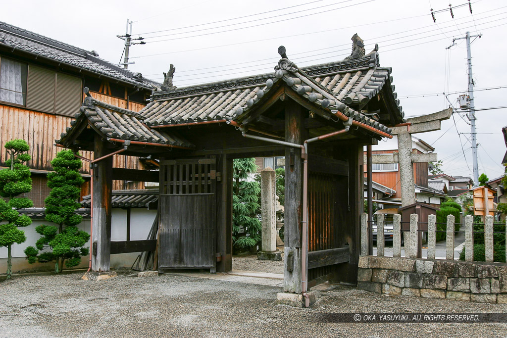 膳所城移築犬走門・若宮八幡神社