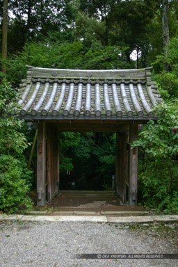 膳所城移築米倉門・近津尾神社｜高解像度画像サイズ：2048 x 3072 pixels｜写真番号：241-4181_IMG｜撮影：Canon EOS D60