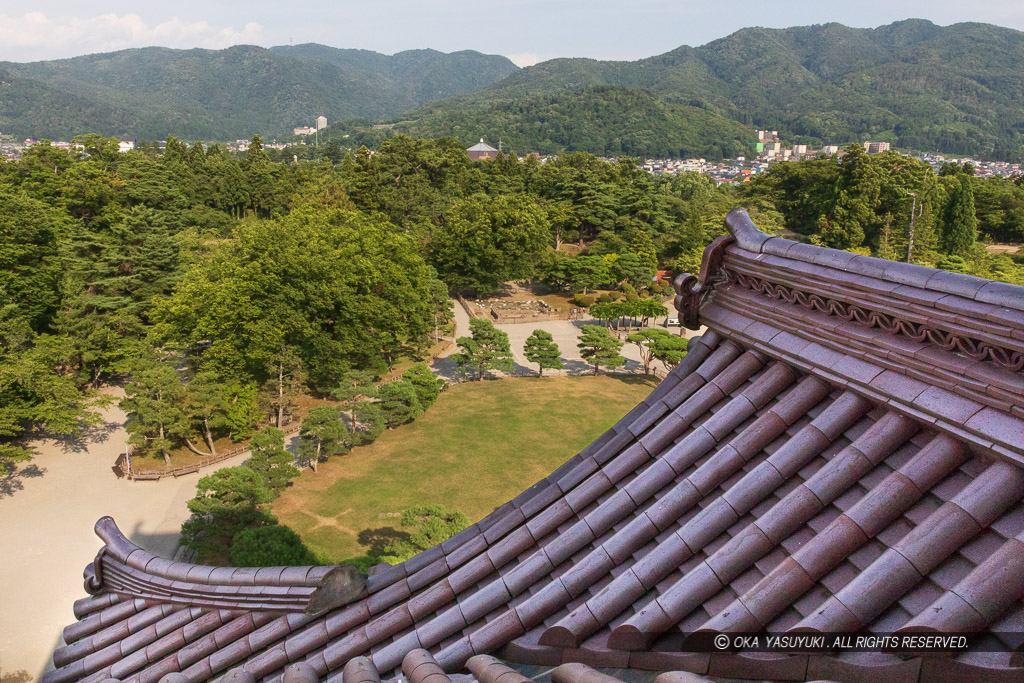 西軍砲台のあった小田山を望む