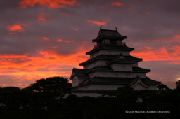 会津若松城の夕焼け2003年｜高解像度画像サイズ：4064 x 2704 pixels｜写真番号：100-5395S53B｜撮影：Canon EOS-1DS