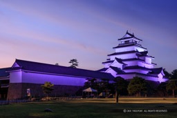 会津若松城天守ライトアップ｜高解像度画像サイズ：6314 x 4209 pixels｜写真番号：5D4A0272｜撮影：Canon EOS 5D Mark IV