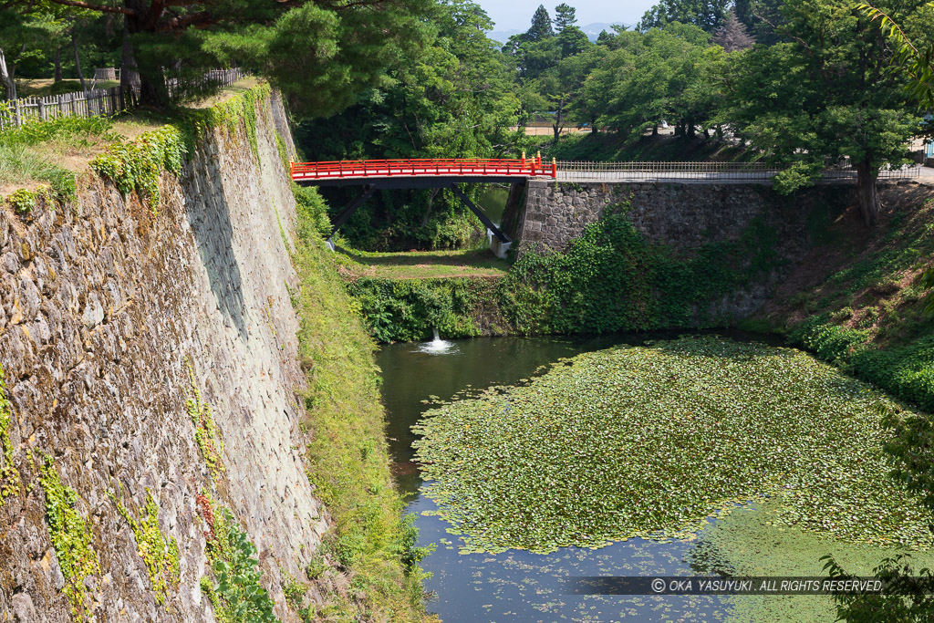 会津若松城の廊下橋