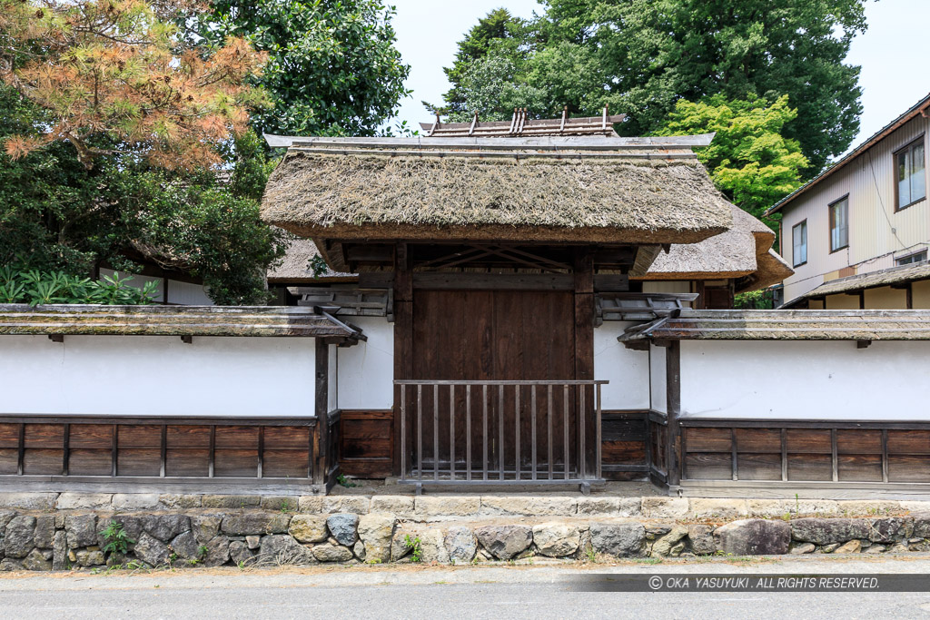 旧滝沢本陣・御入御門