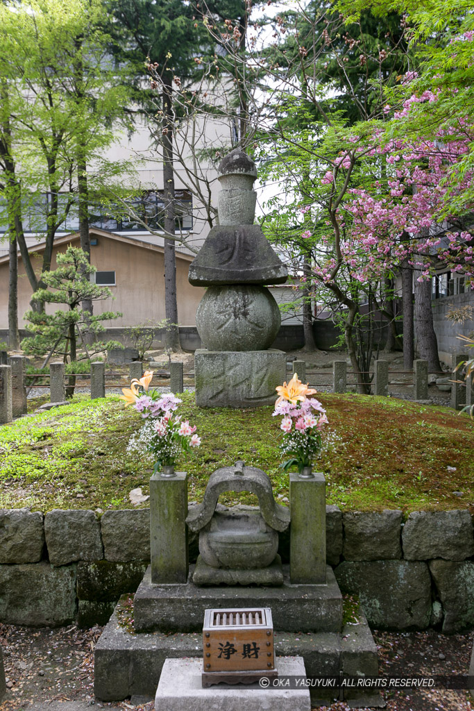 蒲生氏郷の墓