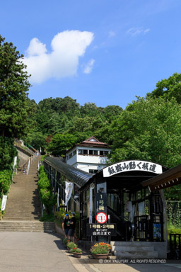 飯盛山動く坂道｜高解像度画像サイズ：4415 x 6623 pixels｜写真番号：5D4A0032｜撮影：Canon EOS 5D Mark IV