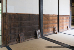 旧滝沢本陣に残る弾痕|高解像度画像サイズ:6720 x 4480 pixels|写真番号:5D4A0523|撮影:Canon EOS 5D Mark IV