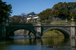 二重橋と伏見櫓｜高解像度画像サイズ：3964 x 2637 pixels｜写真番号：100-2673S53B｜撮影：Canon EOS-1DS