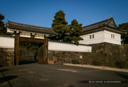 桜田門｜高解像度画像サイズ：3891 x 2644 pixels｜写真番号：100-2932S53B｜撮影：Canon EOS-1DS