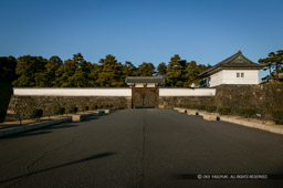 桜田門｜高解像度画像サイズ：3940 x 2621 pixels｜写真番号：100-2939S53B｜撮影：Canon EOS-1DS