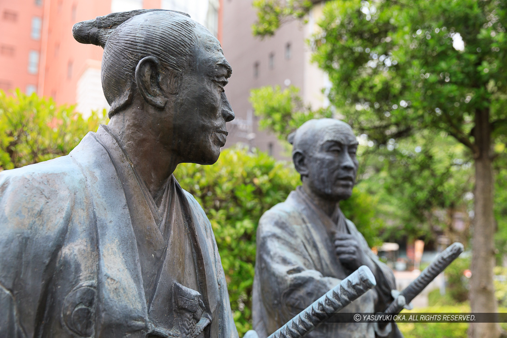 三岡八郎（由利公正）銅像・横井小楠銅像