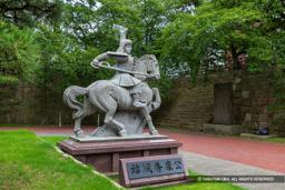 結城秀康石像・福井城 | 高解像度画像サイズ：6720 x 4480 pixels | 写真番号：5D4A8042 | 撮影：Canon EOS 5D Mark IV