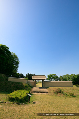 四脚門・秩父曲輪 | 高解像度画像サイズ：4320 x 6480 pixels | 写真番号：5DSA7096 | 撮影：Canon EOS 5DS