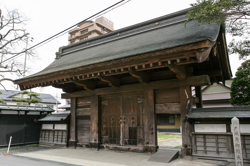 角御殿表門・南部会館表門