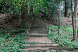 八王子神社参道・中の曲輪｜高解像度画像サイズ：6480 x 4320 pixels｜写真番号：5DSA6381｜撮影：Canon EOS 5DS