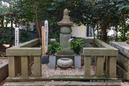 成瀬隼人藤蔵正義の墓・宗源院|高解像度画像サイズ:8688 x 5792 pixels|写真番号:_DS_0324|撮影:Canon EOS 5DS