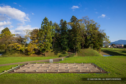 堀越城・掘立柱建物跡と本丸跡 | 高解像度画像サイズ：8192 x 5464 pixels | 写真番号：344A2311 | 撮影：Canon EOS R5